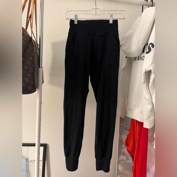 lululemon jogger style leggings - Picture 3 of 5